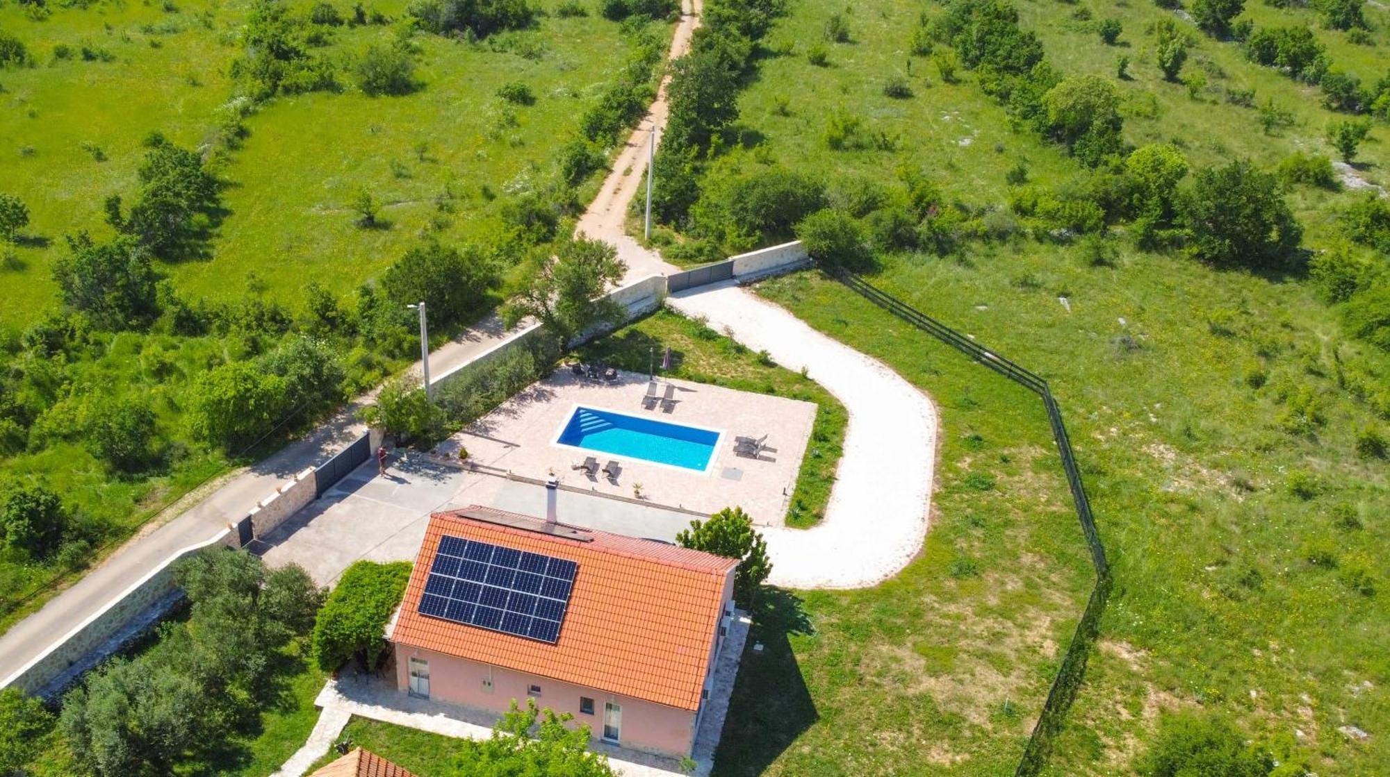 Iris Holiday Home Trbounje ภายนอก รูปภาพ